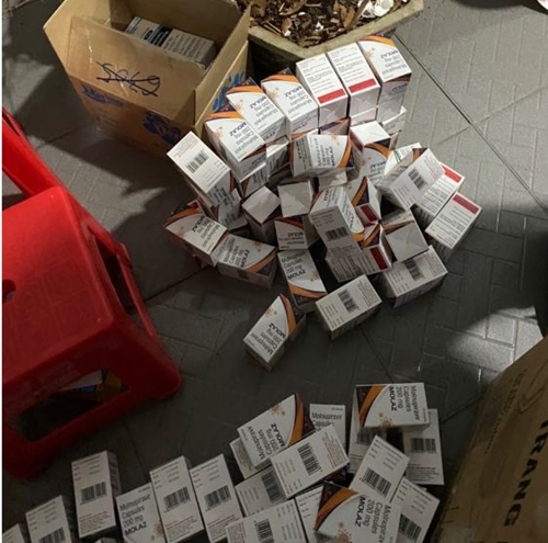 TP Hồ Chí Minh: Thu giữ hơn 500 hộp thuốc điều trị Covid-19 không rõ nguồn gốc